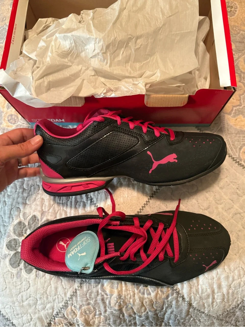 Puma Tazon 6 Black and Hot Pink Sneaker